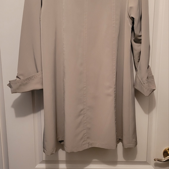 Coat - Picture 4 of 4